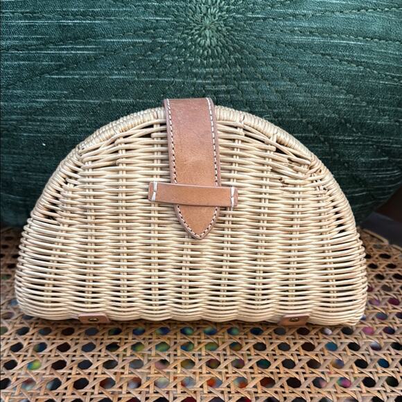 J. Crew Handbags - J. Crew Fan Natural Rattan Wicker Clutch Bag ASO Meghan Markle & Pippa Middleton